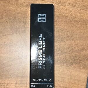 Givenchy skin-caring matte foundation color W105 - new